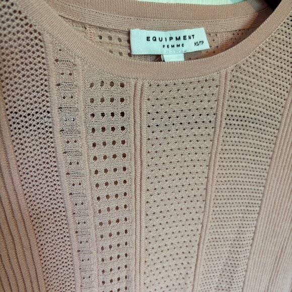 Equipment Femme Islet Pullover top, Pink XS *As worn by Jenna Ortega! - Picture 3 of 7